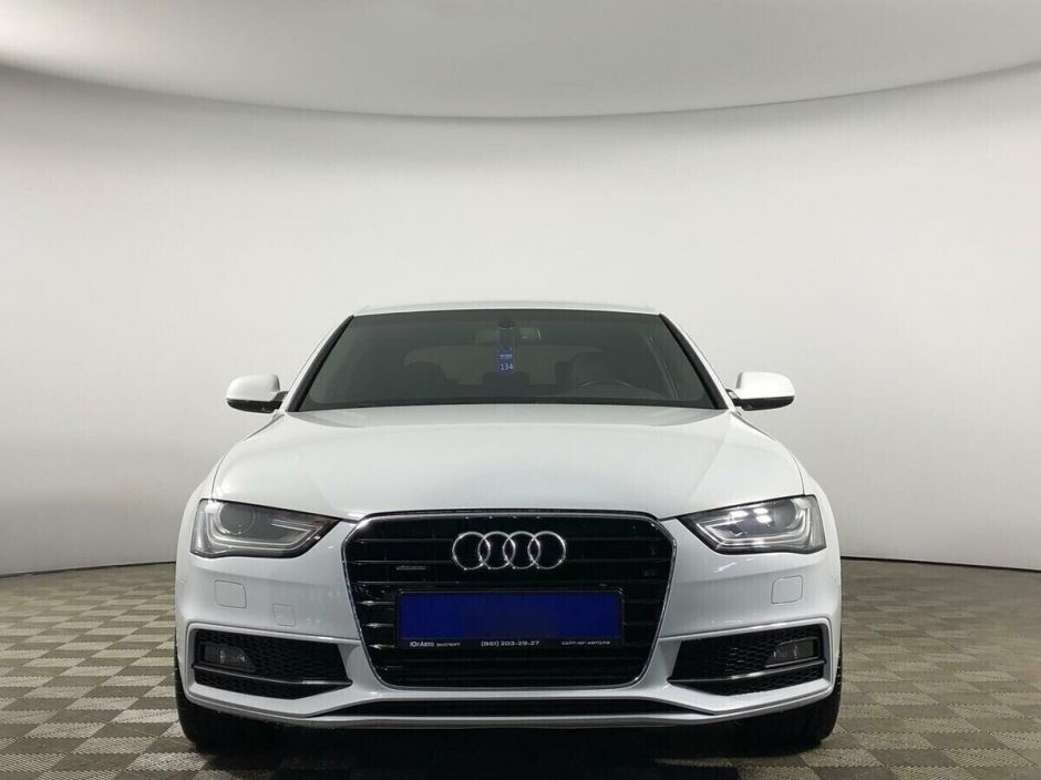 Audi A4, 2.0 л, Робот, 2015 фото 7
