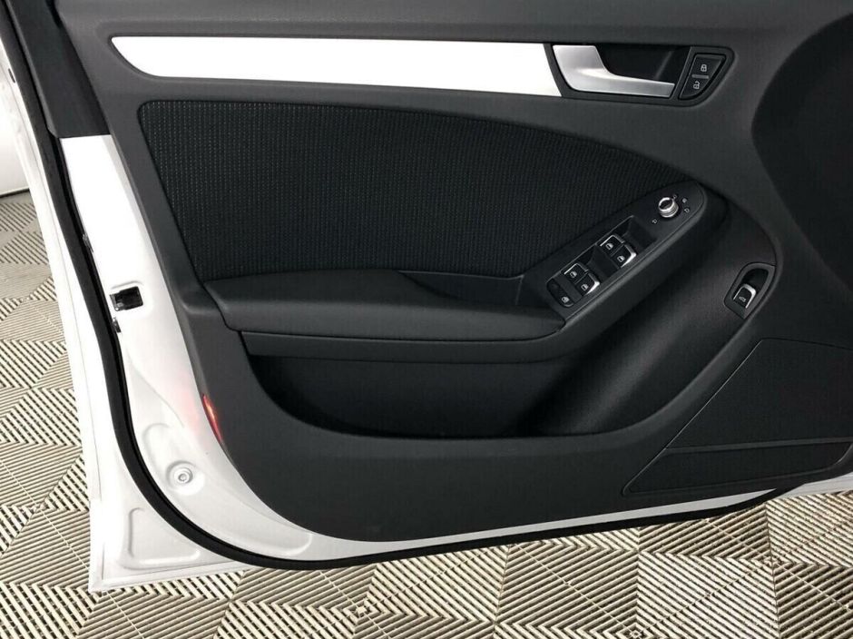 Audi A4, 2.0 л, Робот, 2015 фото 11