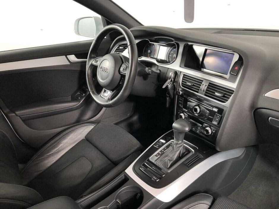 Audi A4, 2.0 л, Робот, 2015 фото 1
