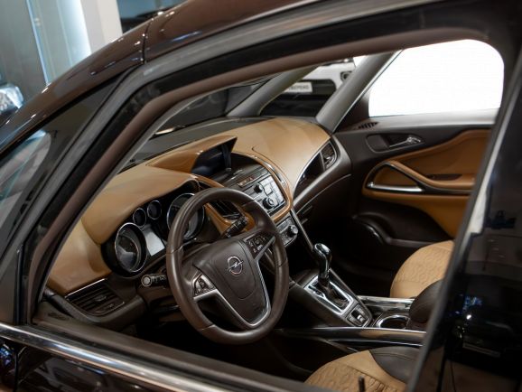 Opel Zafira, АТ, 2013 фото 14