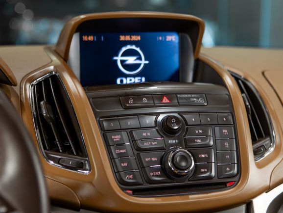 Opel Zafira, АТ, 2013 фото 15