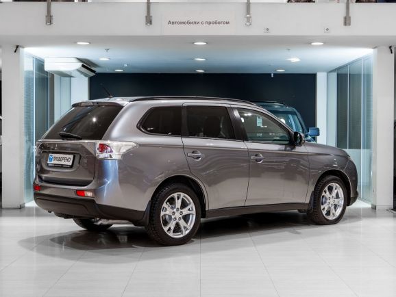 Mitsubishi Outlander, Вариатор, 2012 фото 4