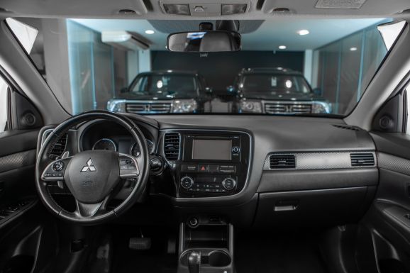 Mitsubishi Outlander, Вариатор, 2012 фото 13