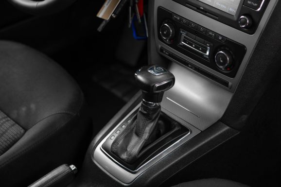 Skoda Octavia, АТ, 2012 фото 12