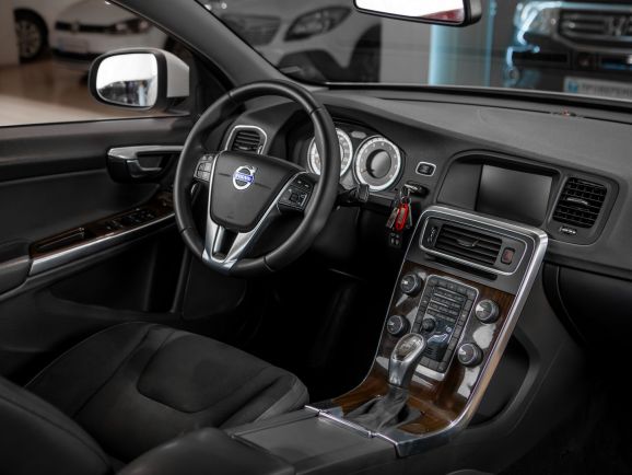 Volvo S60, Робот, 2012 фото 13