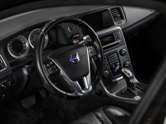 Volvo S60, АТ, 2012 фото 11
