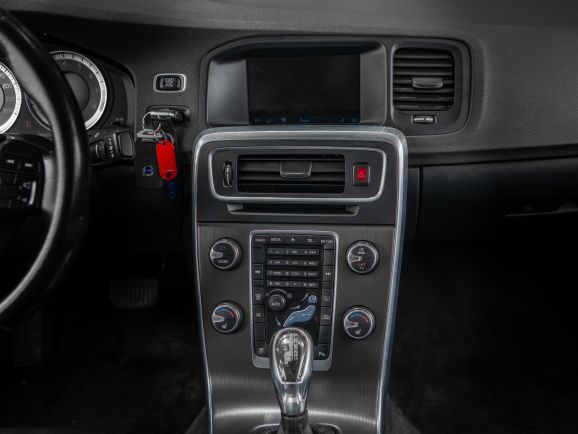 Volvo S60, АТ, 2012 фото 15