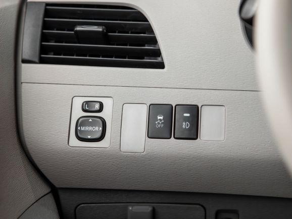 Toyota Sienna, АТ, 2012 фото 9