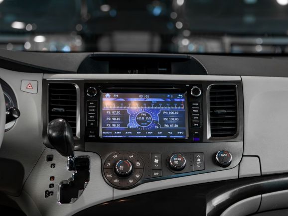 Toyota Sienna, АТ, 2012 фото 12