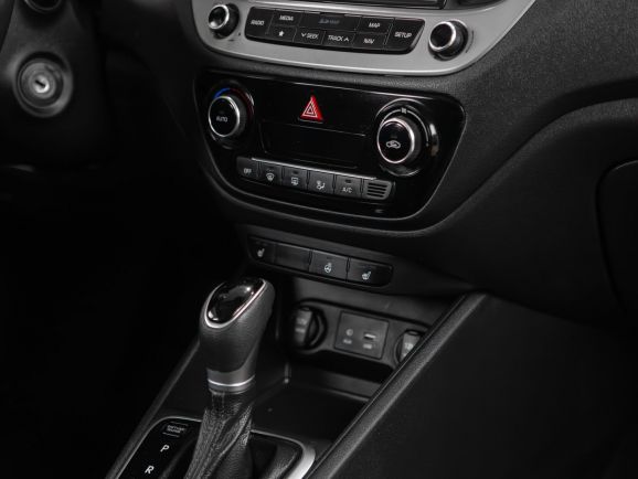 Hyundai Solaris, АТ, 2018 фото 10