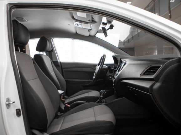 Hyundai Solaris, АТ, 2018 фото 12