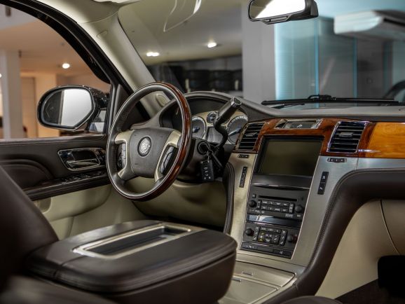 Cadillac Escalade, АТ, 2011 фото 15
