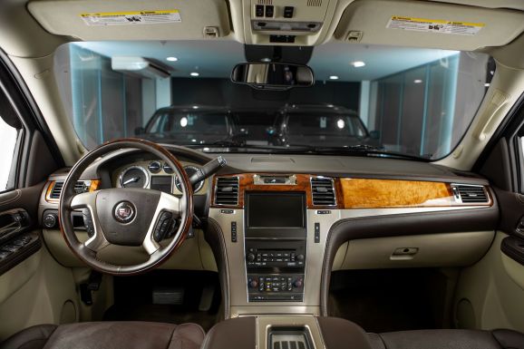 Cadillac Escalade, АТ, 2011 фото 16