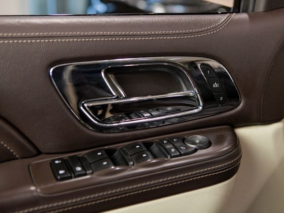 Cadillac Escalade, АТ, 2011 фото 25