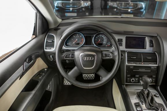 Audi Q7, АТ, 2010 фото 12