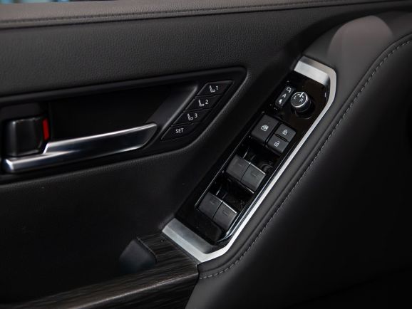 Toyota Land Cruiser, АТ, 2023 фото 18