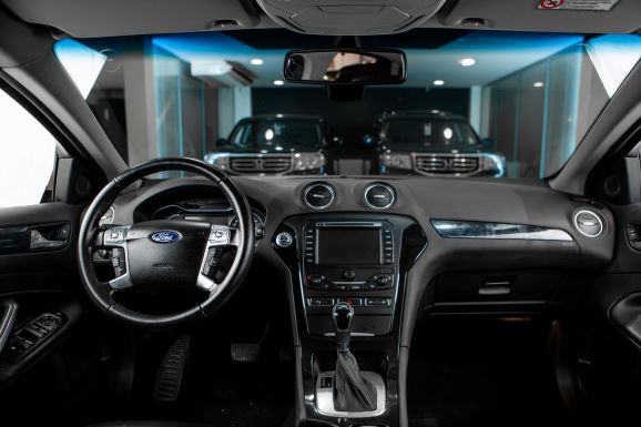 Ford Mondeo, Робот, 2012 фото 9