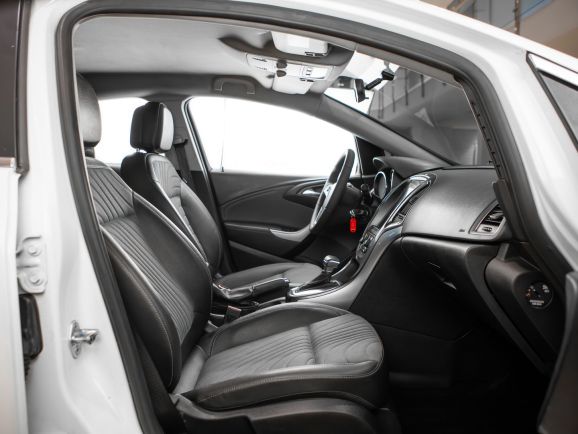 Opel Astra, АТ, 2013 фото 13