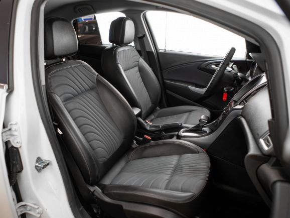 Opel Astra, АТ, 2013 фото 14