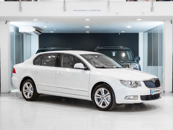 Skoda Superb, Робот, 2010 фото 5