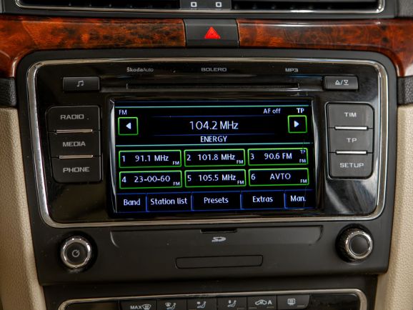 Skoda Superb, Робот, 2010 фото 13