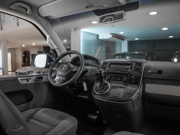 Volkswagen Multivan, Робот, 2011 фото 7