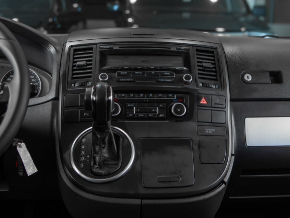 Volkswagen Multivan, Робот, 2011 фото 10