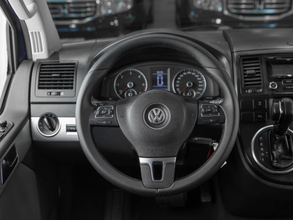 Volkswagen Multivan, Робот, 2011 фото 11