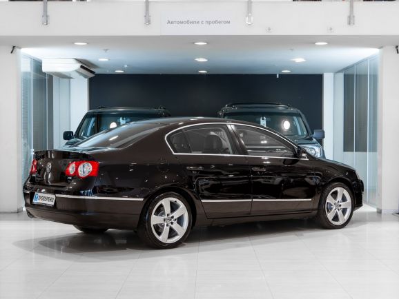 Volkswagen Passat, Робот, 2010 фото 4