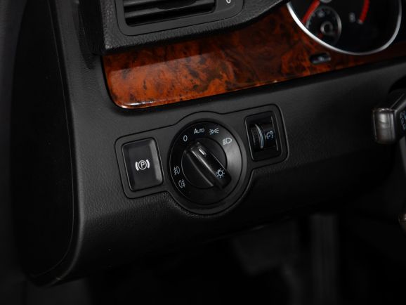 Volkswagen Passat, Робот, 2010 фото 9