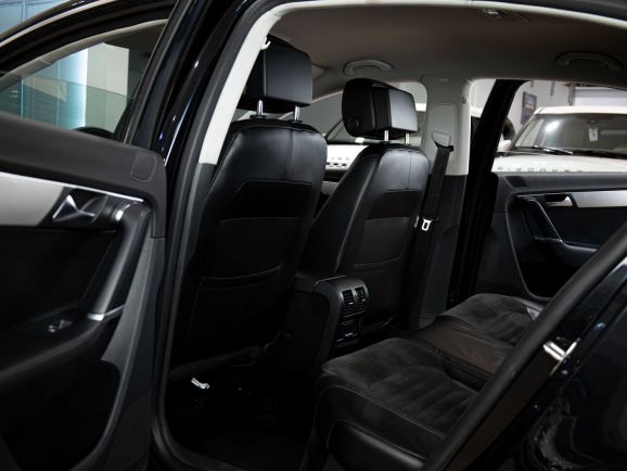 Volkswagen Passat, Робот, 2011 фото 8