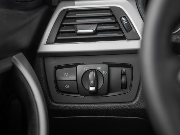 BMW 3 серия, АТ, 2015 фото 8