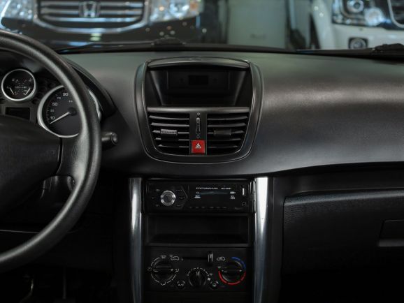 Peugeot 207, МТ, 2008 фото 1