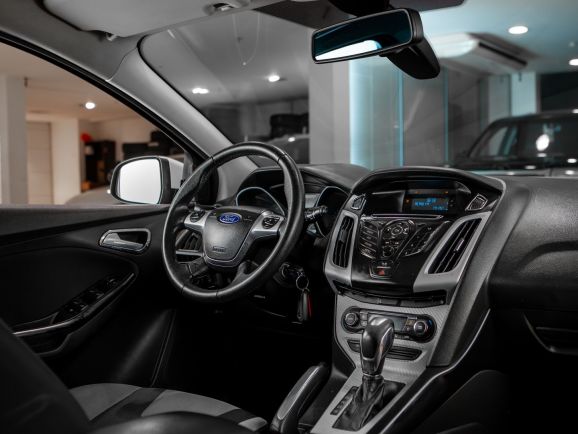 Ford Focus, Робот, 2012 фото 7