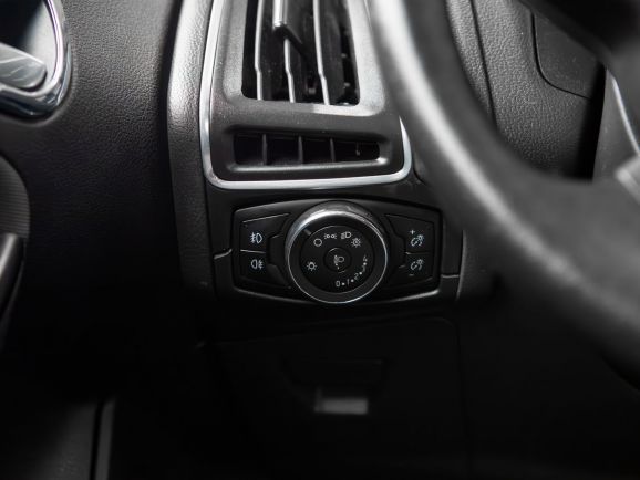 Ford Focus, Робот, 2012 фото 8