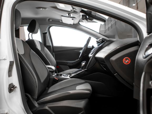 Ford Focus, Робот, 2012 фото 13