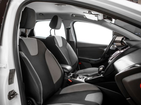 Ford Focus, Робот, 2012 фото 14