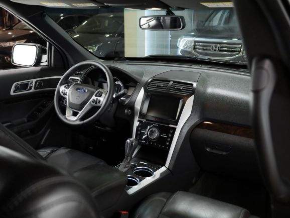 Ford Explorer, АТ, 2013 фото 9