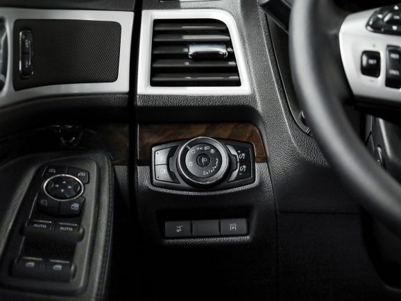 Ford Explorer, АТ, 2013 фото 15