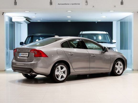 Volvo S60, Робот, 2012 фото 4