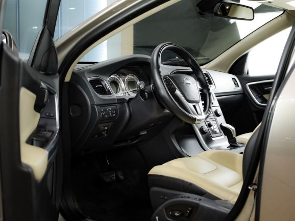 Volvo S60, Робот, 2012 фото 11