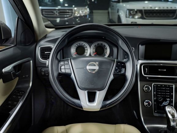Volvo S60, Робот, 2012 фото 12