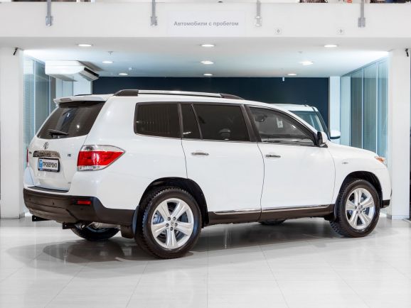 Toyota Highlander, АТ, 2012 фото 4