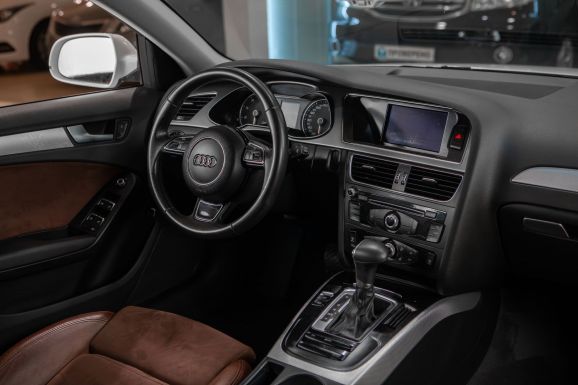 Audi A4, Вариатор, 2013 фото 12