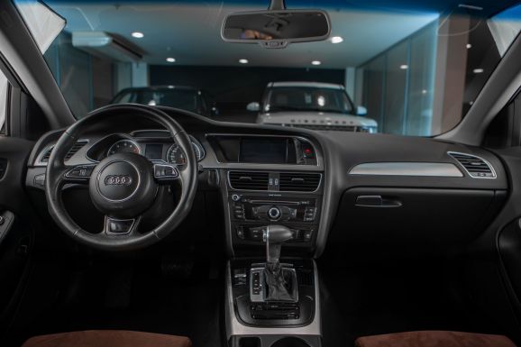 Audi A4, Вариатор, 2013 фото 13