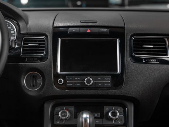 Volkswagen Touareg, АТ, 2013 фото 18