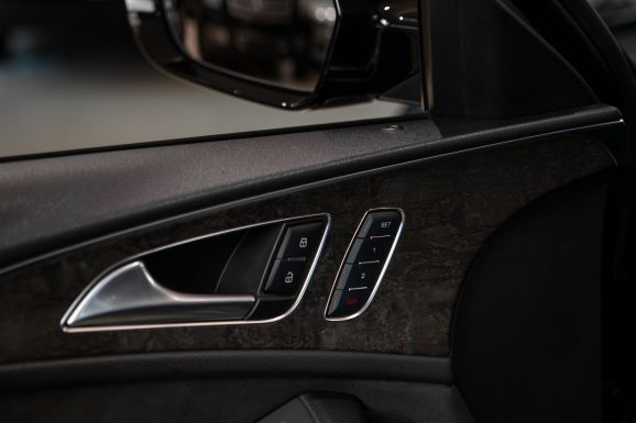 Audi A6, Робот, 2016 фото 8