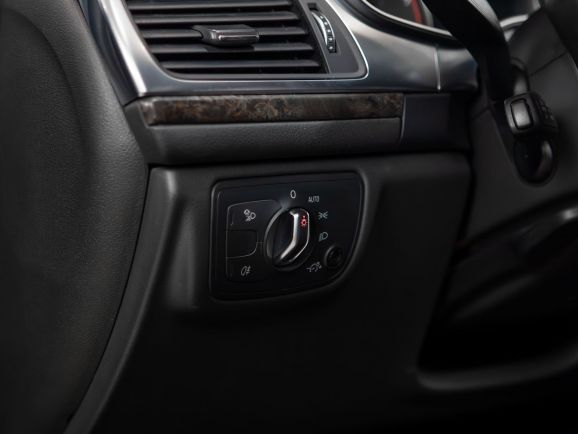 Audi A6, Робот, 2016 фото 10