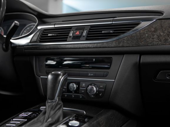 Audi A6, Робот, 2016 фото 14