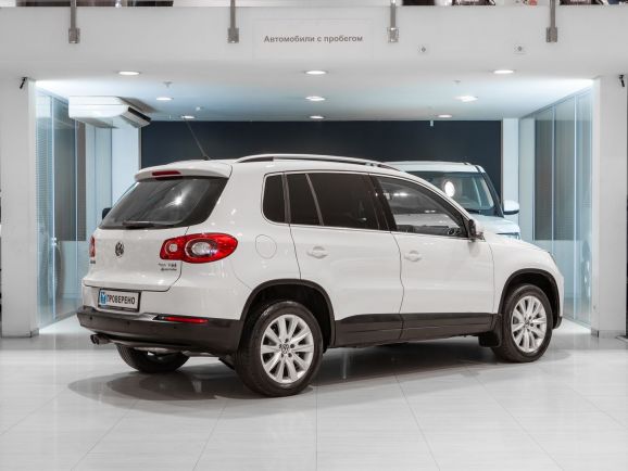 Volkswagen Tiguan, АТ, 2010 фото 4